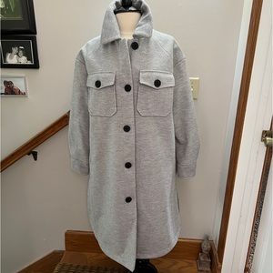Calvin Klein Oversized Double Pocket Button-Up Shirt Jacket in Heather Gray!